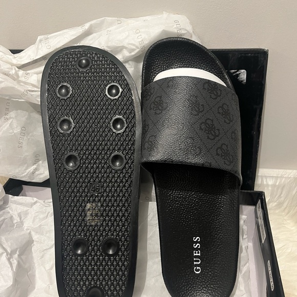 Guess Men Slides - Picture 3 of 4